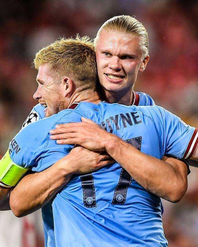 东契奇狂砍43分13助攻9篮板！打破哈登纪录，跃升现役第一（东契奇43分13助攻9篮板引爆全场！改写哈登纪录，升至现役第一人）