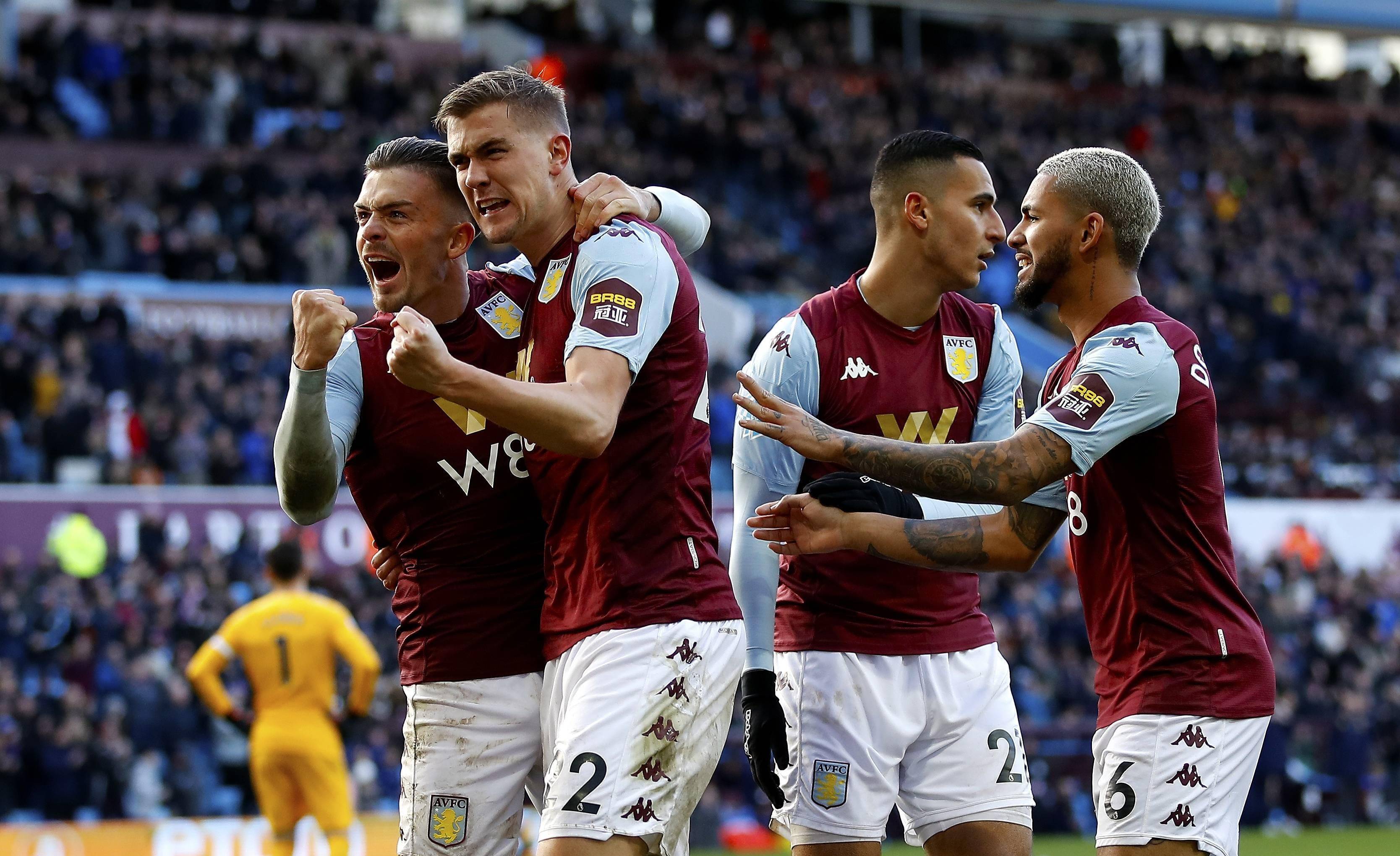 加比亚抱怨对手拖延时间，主裁：补时给了，你们想要15分钟吗（加比亚不满对手拖延，主裁回应：补时已给，还想要15分钟？）