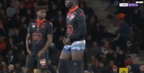 英超PK意甲！切尔西欧冠里程碑：终结3场不胜？18岁飞翼或创历史（英超对决意甲：切尔西冲击欧冠里程碑，力争止住三场不胜，18岁边锋有望改写纪录）