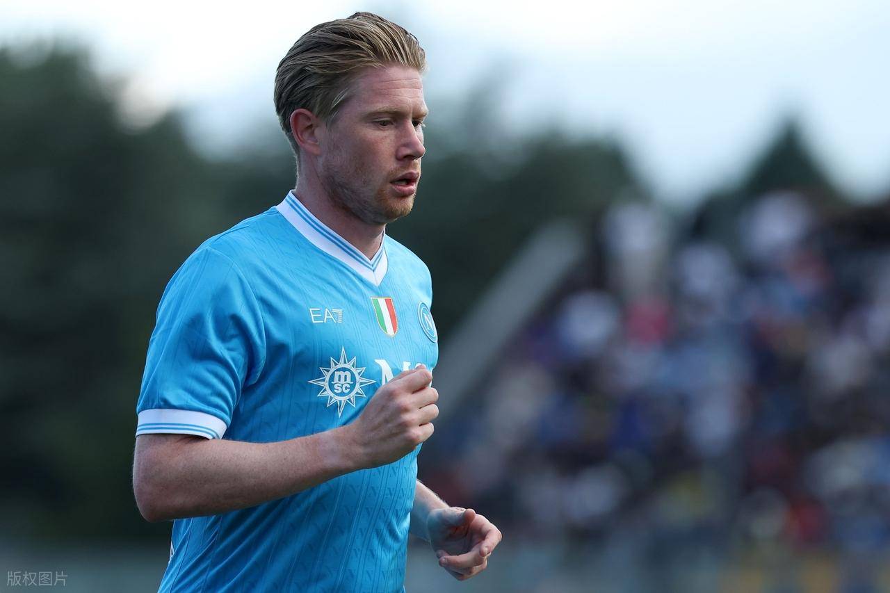 都体：凯利主动放弃休息日加紧恢复；卡瓦尔恢复进度稍慢一些（都体：凯利为加速康复主动放弃休息日；卡瓦尔恢复进展略显缓慢）