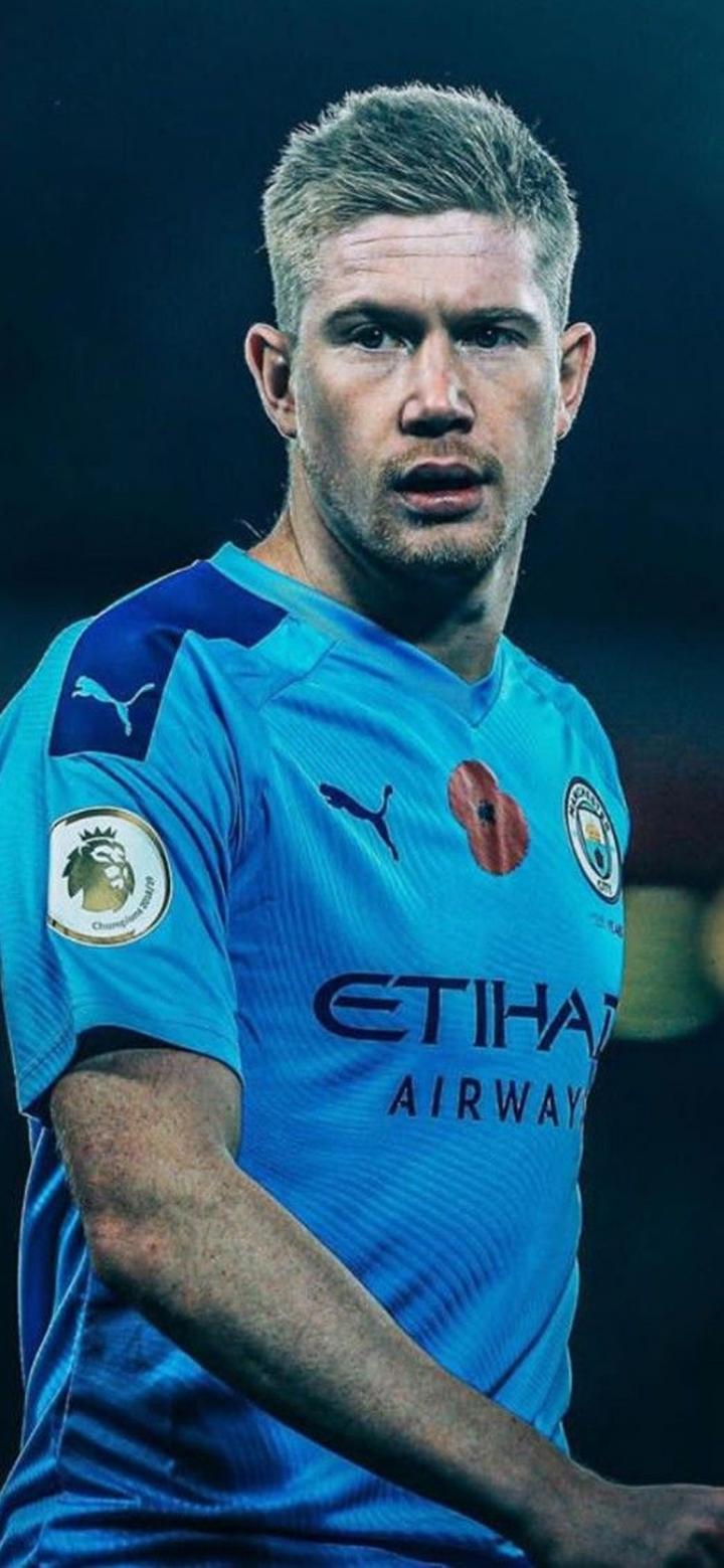 创历史，埃因霍温是首支正式比赛在安菲尔德打进3球的荷兰球队（埃因霍温改写纪录：首支在安菲尔德正式赛攻入3球的荷兰队）