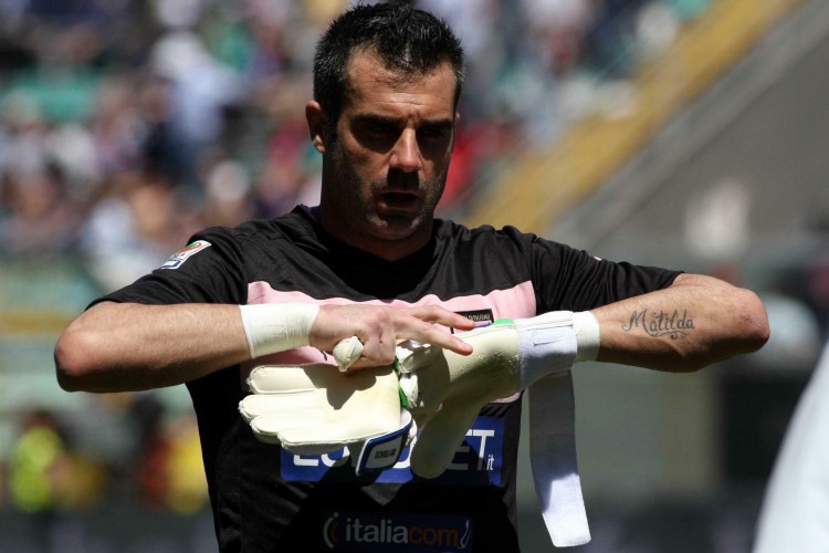 天价对决！姆巴佩、亚马尔并列身价榜首，谁是新生代第一人？（巅峰身价之争：姆巴佩与亚马尔并列榜首，谁能称新生代之王？）