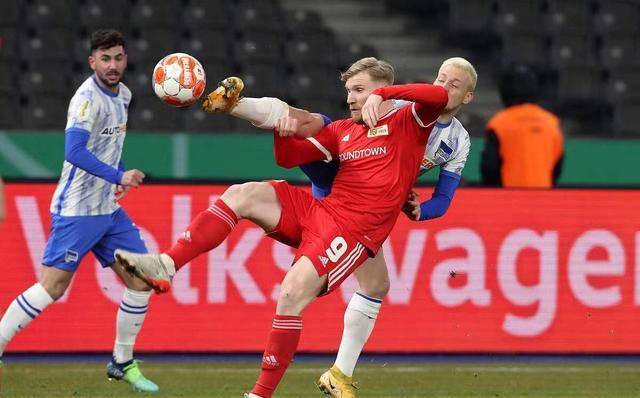 他站在角落，却决定了胜负（角落中的他，改写胜负）