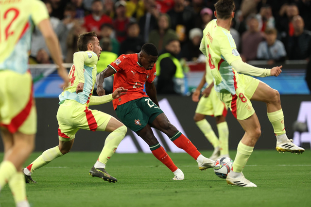 意媒：尤文正在关注图卢兹中卫克雷斯维尔，已派球探现场考察（意媒称尤文有意图卢兹中卫克雷斯维尔，球探已赴现场考察）