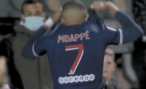 图片报：法兰克福队医私下为对手球员治疗，已被俱乐部开除