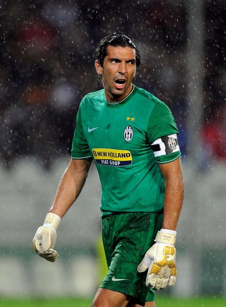 李磊：国安原本有夺得双冠的机会，配得上足协杯冠军荣誉