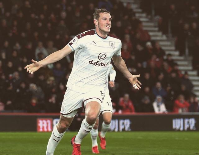 早报：斯洛特1-1萨拉赫（晨报：斯洛特与萨拉赫1-1握手言和）