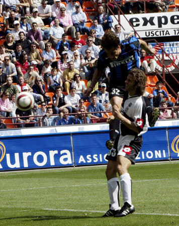 感动！邱贻可回看与莎莎点滴，慈父眼神，最有爱师徒，成就彼此（泪目！邱贻可回顾与莎莎点滴：慈父般目光，最暖师徒，互相成就）