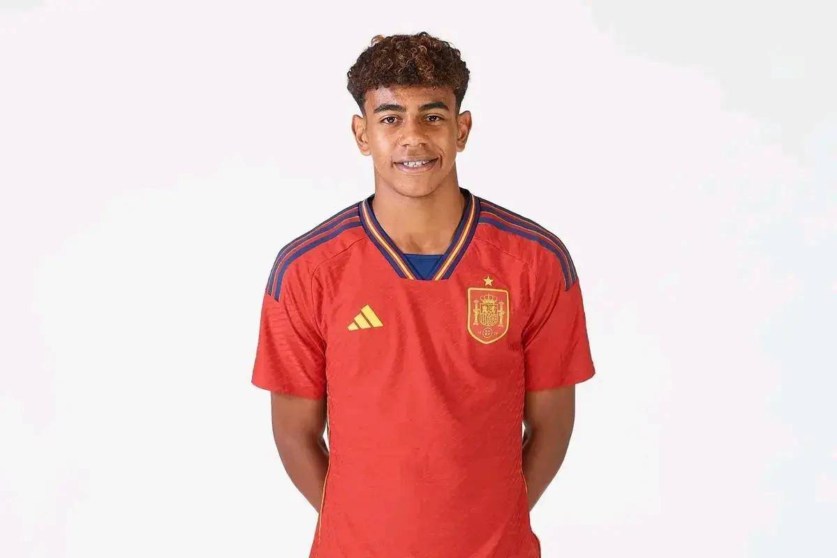 辽宁全场三分25中6，出现了高达23次失误（辽宁三分手感低迷25投仅6中，失误高达23次）